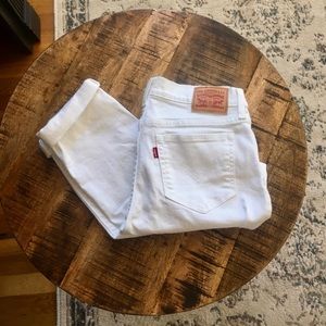 White Distressed Levi’s Boyfriend Jeans